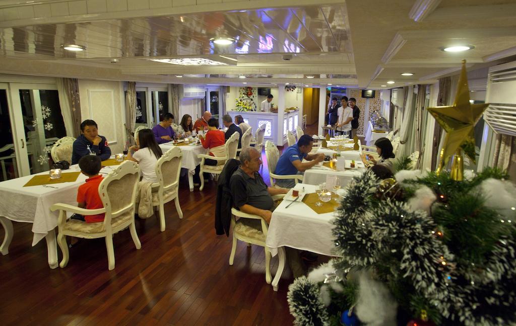 Signature Halong Cruise Ha Long Bagian luar foto