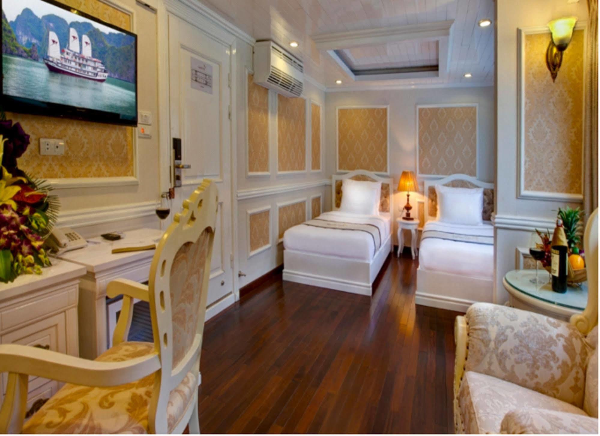Signature Halong Cruise Ha Long Bagian luar foto
