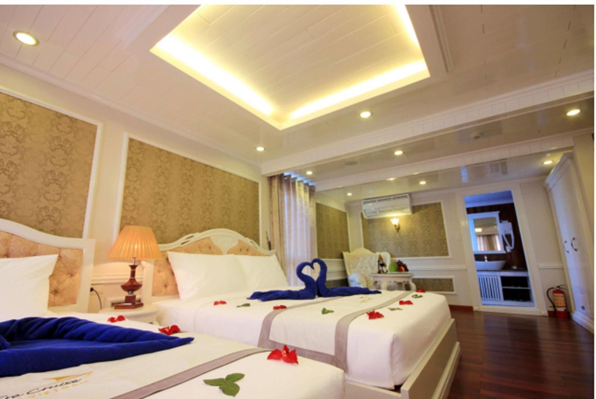 Signature Halong Cruise Ha Long Bagian luar foto